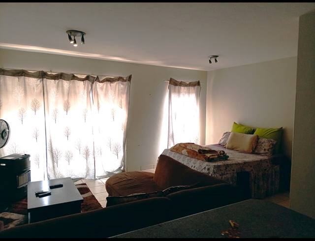 1 BEDROOM STUDIO APARTMENT FOR SALE IN TURFFONTEIN